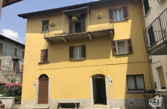 Casa da ristrutturare nel centro storico di Pellio Superiore, Valle Intelvi